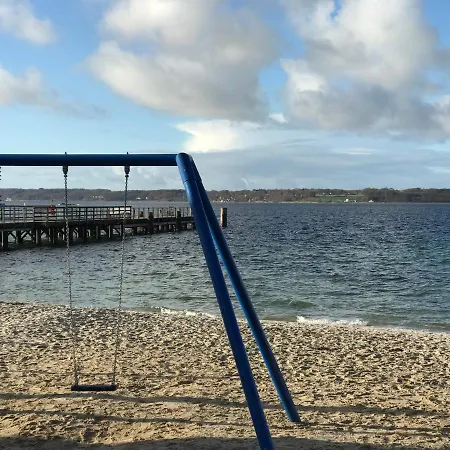 Strandblick Mit Strandkorb & Fahrraedern * Gluecksburg